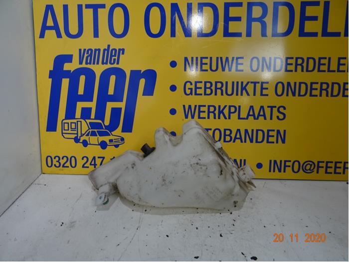 Front windscreen washer reservoir from a Audi TT (8N3) 1.8 20V Turbo 1998