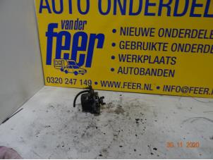 Usados Bomba de vacío de servofreno Opel Corsa D 1.3 CDTi 16V ecoFLEX Precio € 35,00 Norma de margen ofrecido por Autobedrijf van der Feer