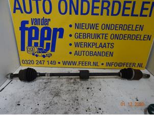 Usagé Arbre de transmission arrière droit Opel Corsa D 1.2 16V Prix € 35,00 Règlement à la marge proposé par Autobedrijf van der Feer