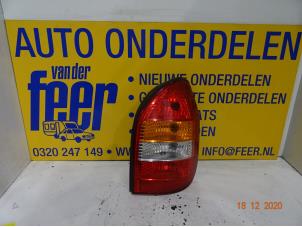 Usagé Feu arrière secondaire droit Opel Zafira (F75) 1.8 16V Prix € 20,00 Règlement à la marge proposé par Autobedrijf van der Feer