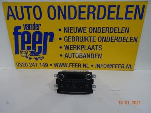 Gebrauchte Radio Dacia Sandero II 1.0 Sce 75 12V Preis € 125,00 Margenregelung angeboten von Autobedrijf van der Feer