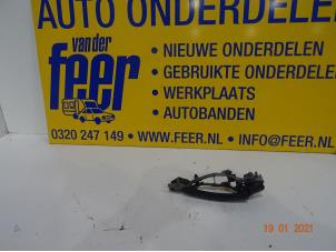 Usagé Poignée de porte avant droite Volkswagen Golf V (1K1) 1.9 TDI Prix € 12,50 Règlement à la marge proposé par Autobedrijf van der Feer