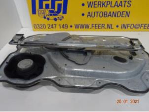Gebrauchte Fenstermechanik 4-türig links vorne Ford Focus 2 Wagon 1.6 TDCi 16V 110 Preis € 35,00 Margenregelung angeboten von Autobedrijf van der Feer