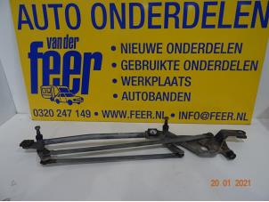 Used Wiper mechanism Ford Focus 2 Wagon 1.6 TDCi 16V 110 Price € 27,50 Margin scheme offered by Autobedrijf van der Feer