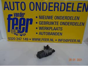 Używane Silnik wycieraczek przednich Ford Focus 2 Wagon 1.6 TDCi 16V 110 Cena € 27,50 Procedura marży oferowane przez Autobedrijf van der Feer