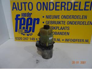 Used Power steering pump Ford Focus 2 Wagon 1.6 TDCi 16V 110 Price € 75,00 Margin scheme offered by Autobedrijf van der Feer