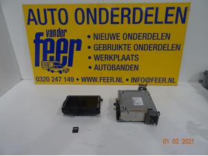 Używane Zestaw nawigacji (rózne) Renault Captur (2R) 0.9 Energy TCE 12V Cena € 350,00 Procedura marży oferowane przez Autobedrijf van der Feer