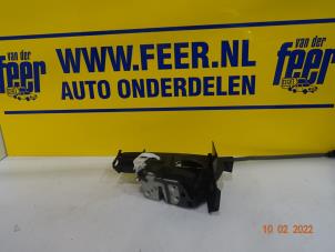 Używane Mechanizm blokady drzwi lewych tylnych wersja 4-drzwiowa Ford Focus 3 Wagon 1.6 TDCi ECOnetic Cena € 25,00 Procedura marży oferowane przez Autobedrijf van der Feer