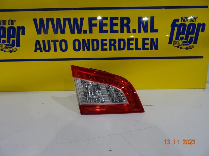 Taillight, left from a Peugeot 508 SW (8E/8U) 1.6 THP 16V 2011