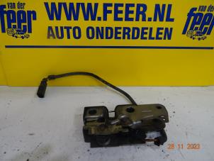 Used Bonnet lock mechanism Volkswagen Golf Plus (5M1/1KP) 1.6 Price € 20,00 Margin scheme offered by Autobedrijf van der Feer