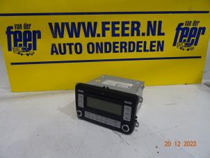 Używane Radio Volkswagen Golf Plus (5M1/1KP) 1.6 Cena € 75,00 Procedura marży oferowane przez Autobedrijf van der Feer