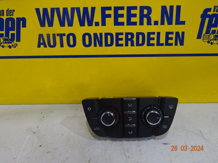 Panel de control de calefacción de un Opel Astra J Sports Tourer (PD8/PE8/PF8) 1.3 CDTI 16V ecoFlex 2013