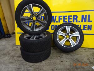 Usagé Kit jantes + pneus d'hivers Mercedes C-Klasse Prix € 500,00 Règlement à la marge proposé par Autobedrijf van der Feer