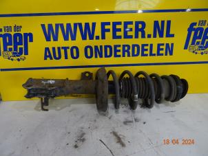 Używane Amortyzator wstrzasów prawy przód Opel Zafira Tourer (P12) 2.0 CDTI 16V 165 Ecotec Cena € 45,00 Procedura marży oferowane przez Autobedrijf van der Feer
