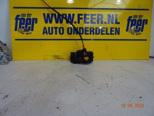 Gebrauchte Türschlossmechanik 4-türig rechts vorne Opel Zafira Tourer (P12) 2.0 CDTI 16V 165 Ecotec Preis € 25,00 Margenregelung angeboten von Autobedrijf van der Feer
