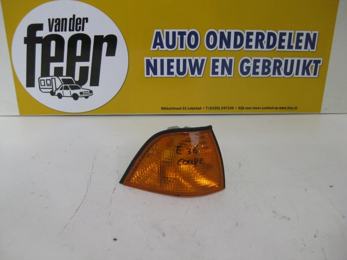 Indicator lens, right from a BMW 3 serie (E36/2) 318iS 1.8 16V 1992