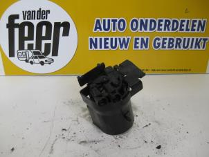 Used Fuel filter housing Opel Signum (F48) 3.0 CDTI V6 24V Price on request offered by Autobedrijf van der Feer