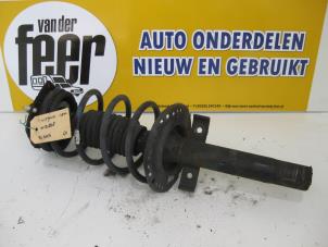 Gebrauchte Stoßdämpferstrebe links vorne Renault Megane II (BM/CM) 1.5 dCi 80 Preis € 35,00 Margenregelung angeboten von Autobedrijf van der Feer