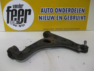 Usagé Bras de suspension avant droit Opel Astra H SW (L35) 1.9 CDTi 100 Prix € 40,00 Règlement à la marge proposé par Autobedrijf van der Feer