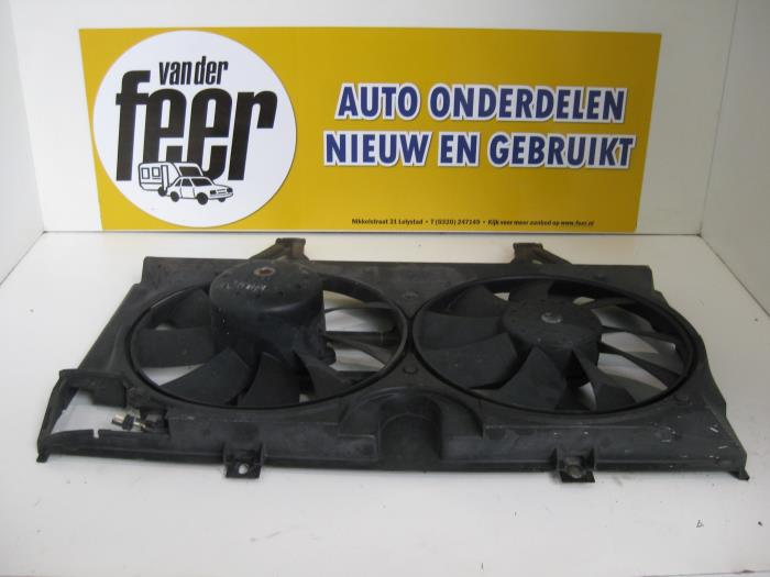 Cooling fans from a Mercedes-Benz E (W210) 2.2 E-220D 16V 1997