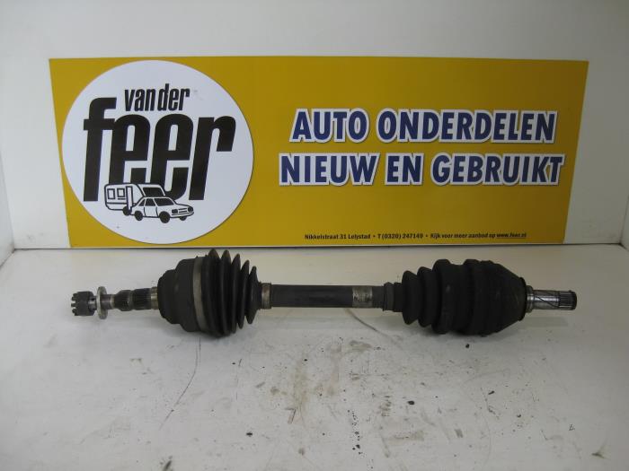 Front drive shaft, left from a Opel Zafira (F75) 1.6 16V 1999