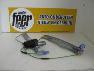 Usagé Mécanique vitre 2portes avant droite Opel Corsa D 1.4 16V Twinport Prix € 35,00 Règlement à la marge proposé par Autobedrijf van der Feer