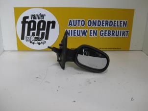 Used Wing mirror, right Renault Clio II (BB/CB) 1.4 16V Price € 27,50 Margin scheme offered by Autobedrijf van der Feer