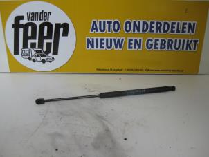 Used Rear gas strut, left Fiat Idea (350AX) 1.4 16V Price € 7,50 Margin scheme offered by Autobedrijf van der Feer