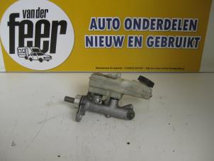 Używane Glówny cylinder hamulcowy Renault Megane II Grandtour (KM) 1.6 16V Cena € 27,50 Procedura marży oferowane przez Autobedrijf van der Feer