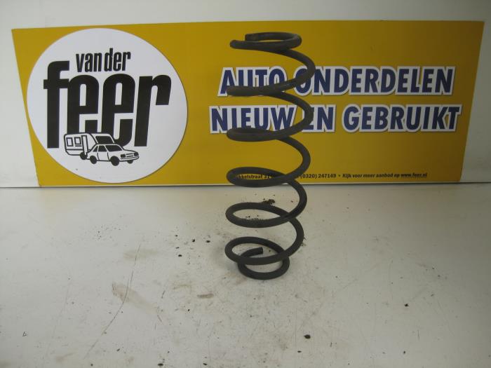 Rear coil spring from a Ford Fusion 1.4 16V 2003