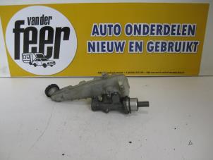 Używane Glówny cylinder hamulcowy Renault Modus Cena € 45,00 Procedura marży oferowane przez Autobedrijf van der Feer