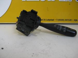Usados Interruptor de limpiaparabrisas Suzuki Alto (GF) 1.0 12V Precio € 27,50 Norma de margen ofrecido por Autobedrijf van der Feer