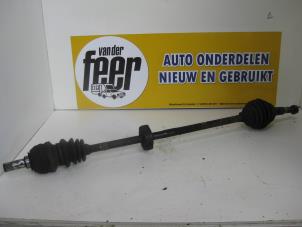 Usagé Arbre de transmission avant droit Opel Astra G (F08/48) 1.6 Prix € 35,00 Règlement à la marge proposé par Autobedrijf van der Feer