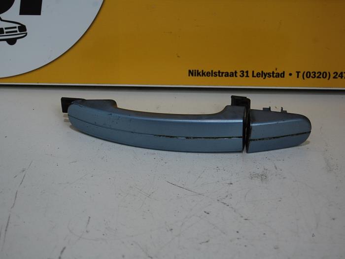 Front door handle 4-door, right from a Ford Focus 2 Wagon 1.8 TDCi 16V 2005