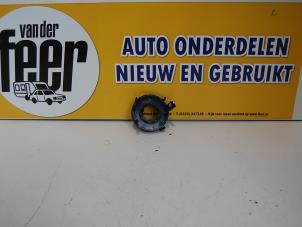 Usados Muelle de reloj airbag Skoda Fabia (6Y2) 1.4i 16V Precio € 17,50 Norma de margen ofrecido por Autobedrijf van der Feer