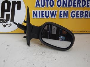Used Wing mirror, right Renault Clio II Societe (SB) 1.5 dCi 65 Price € 22,50 Margin scheme offered by Autobedrijf van der Feer