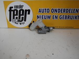 Used Master cylinder Renault Twingo II (CN) 1.2 16V LEV Price € 35,00 Margin scheme offered by Autobedrijf van der Feer