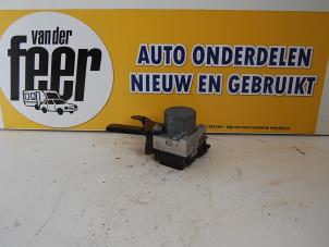 Używane Pompa ABS Toyota Aygo (B10) 1.0 12V VVT-i Cena € 30,00 Procedura marży oferowane przez Autobedrijf van der Feer
