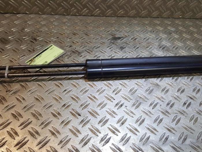 Set of tailgate gas struts from a Ford Galaxy (WGR) 2.0 2002