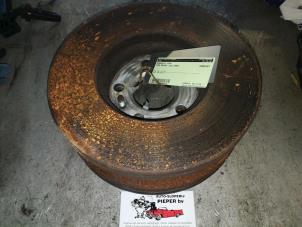 Used Front brake disc Ford Galaxy (WGR) 2.0 Price € 36,75 Margin scheme offered by Autosloperij Pieper BV