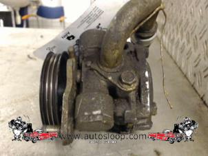 Used Power steering pump Daihatsu Sirion/Storia (M1) 1.0 12V Price € 42,00 Margin scheme offered by Autosloperij Pieper BV