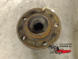Used Front wheel bearing Volvo V70 (SW) 2.4 20V 140 Price on request offered by Autosloperij Pieper BV