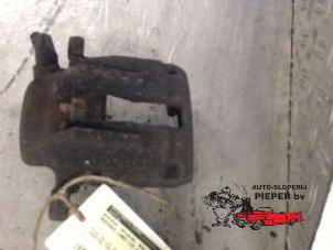 Used Front brake calliper, right Mercedes Vaneo (W414) 1.6 Price € 42,00 Margin scheme offered by Autosloperij Pieper BV