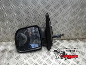 Gebrauchte Außenspiegel links Renault Kangoo (KC) 1.9 D 55 Preis € 26,25 Margenregelung angeboten von Autosloperij Pieper BV