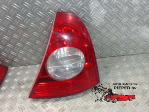 Used Taillight, right Renault Clio II (BB/CB) 1.6 16V Price € 36,75 Margin scheme offered by Autosloperij Pieper BV