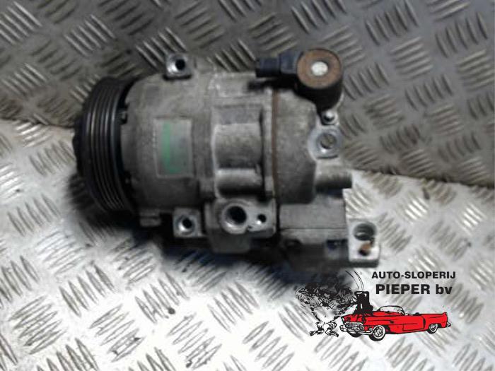 Air conditioning pump from a Mercedes-Benz A (W168) 1.6 A-160 1998