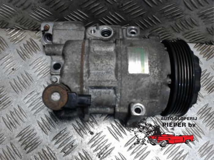 Air conditioning pump from a Mercedes-Benz A (W168) 1.6 A-160 1998