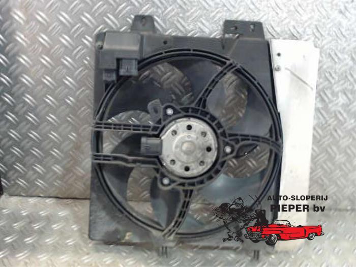 Używane Wentylator Peugeot 207/207+ (WA/WC/WM) 1.6 16V VTi Cena € 52,50 Procedura marży oferowane przez Autosloperij Pieper BV
