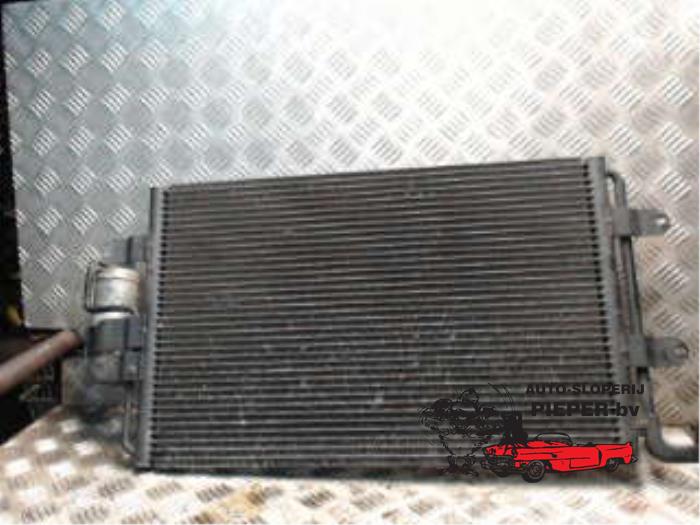 Usagé Radiateur clim Seat Leon (1M1) 1.6 16V Prix € 42,00 Règlement à la marge proposé par Autosloperij Pieper BV