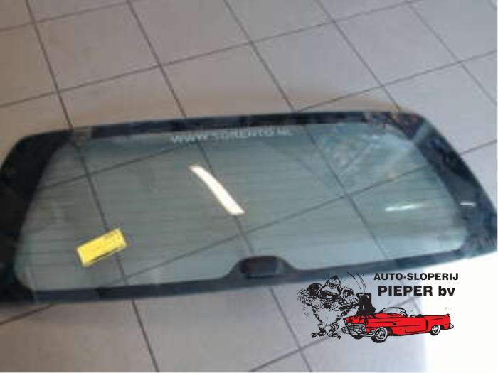 Usados Ventanilla detrás Kia Sorento I (JC) 2.5 CRDi 16V Precio € 63,00 Norma de margen ofrecido por Autosloperij Pieper BV